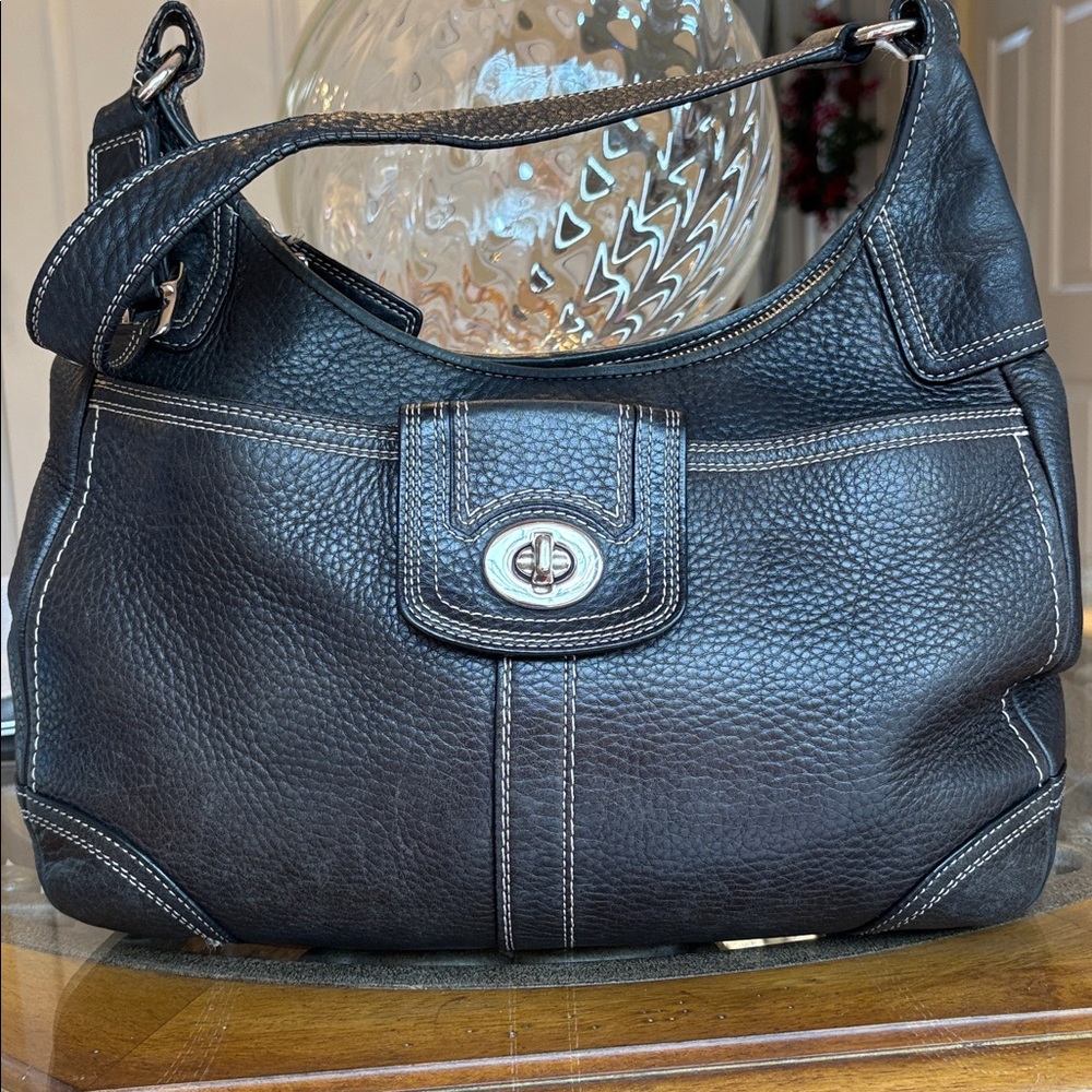 Coach Classic Black Leather Shoulder Bag with Turn-Lock Closure